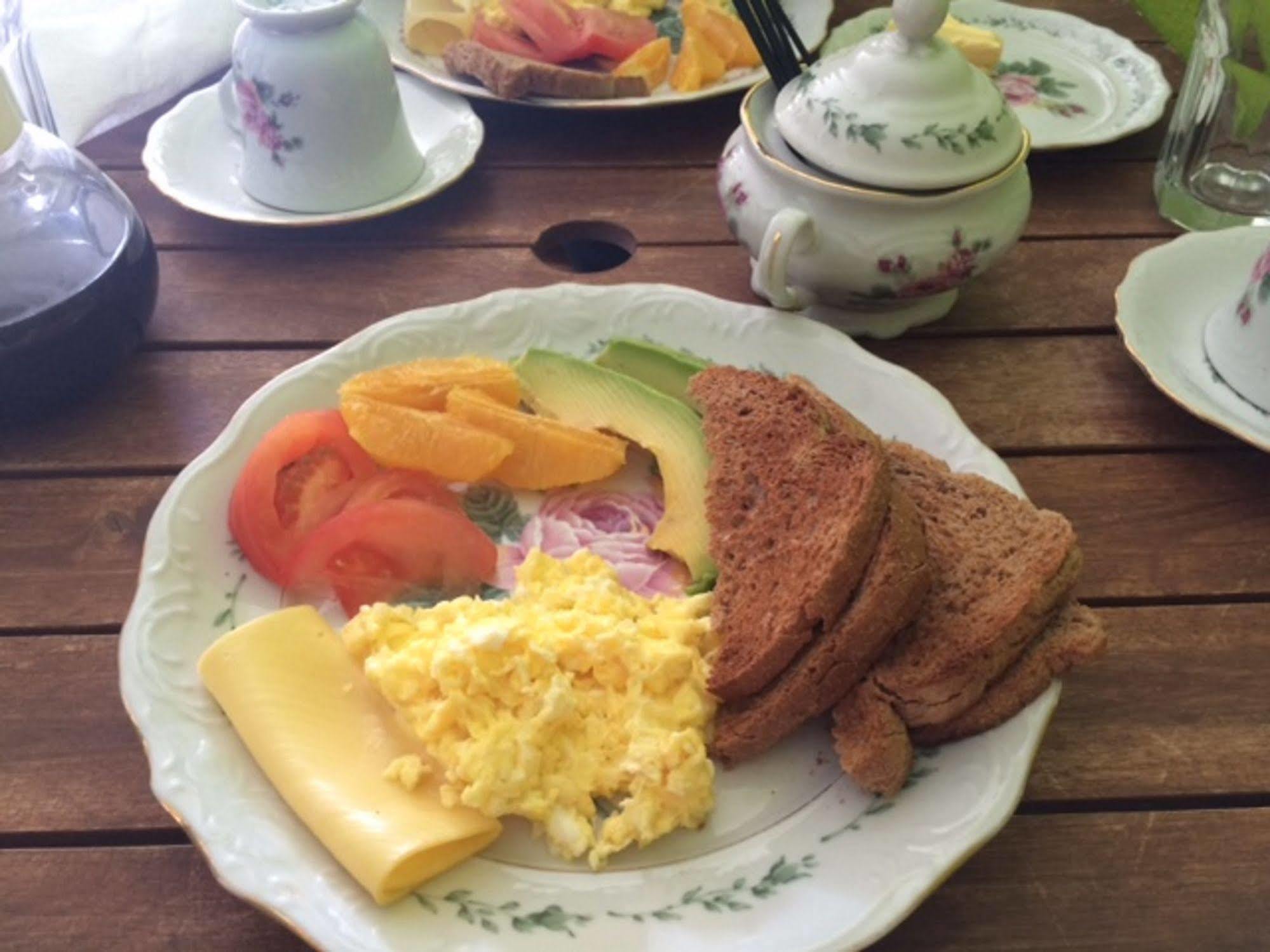 Vicky'S Keys Hostel Upper Princeʼs Quarter 外观 照片